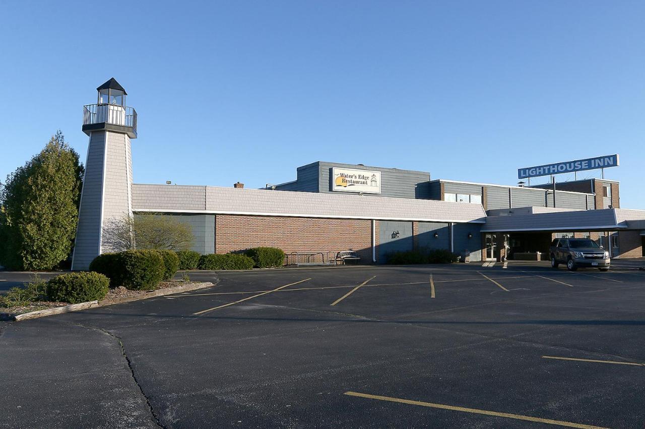 Lighthouse Inn - Two Rivers Exterior photo