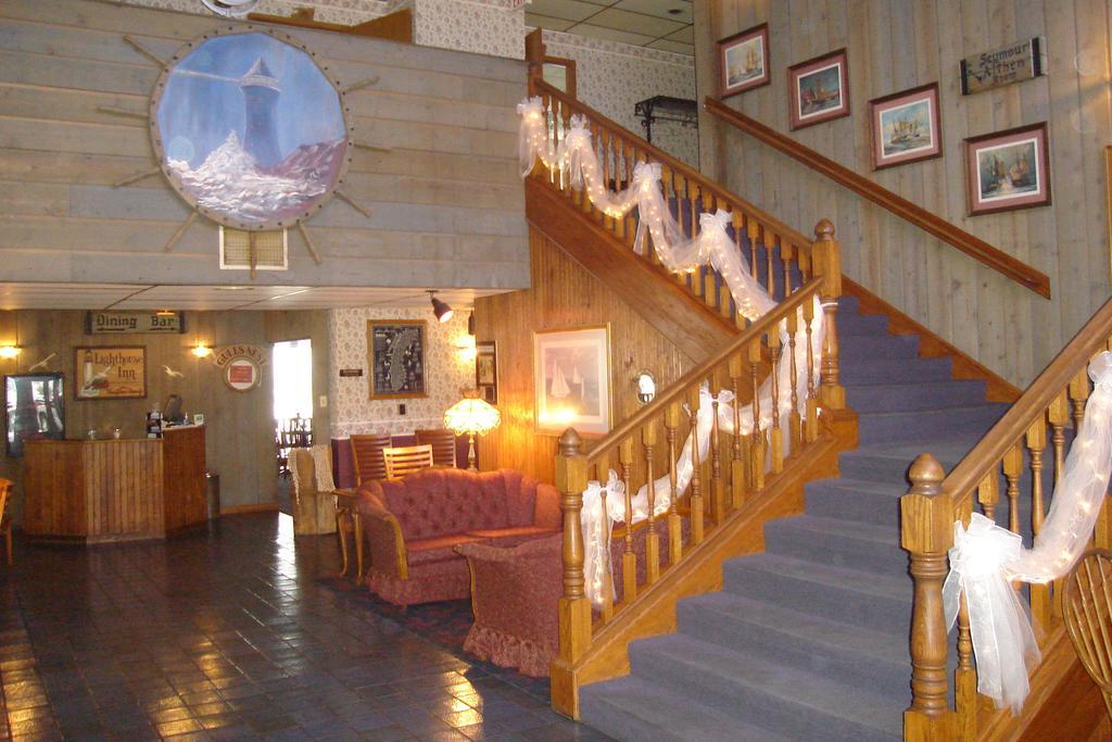 Lighthouse Inn - Two Rivers Exterior photo