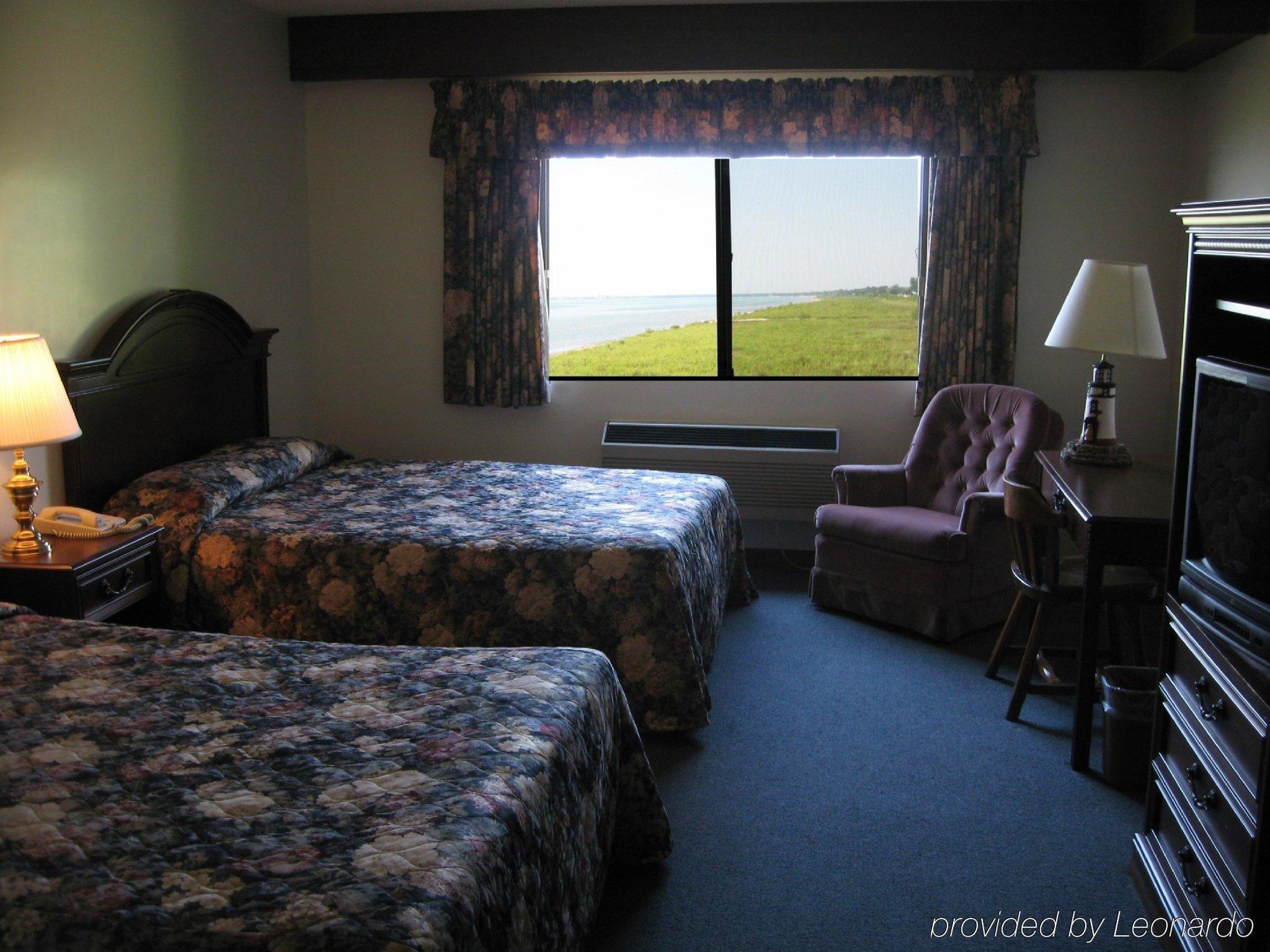 Lighthouse Inn - Two Rivers Room photo